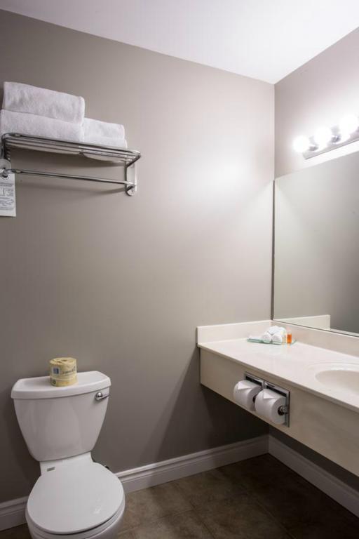 Hotel Arctic Iqaluit Extérieur photo